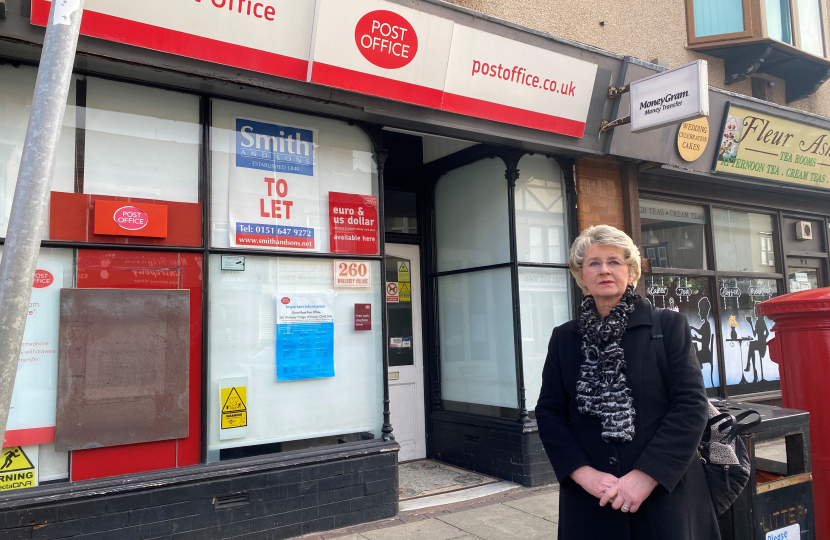 Cllr Lesley Rennie at Grove Road Post Office